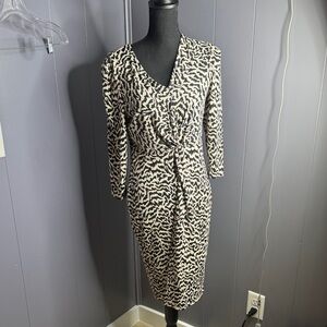 Lark & Ro Black and Cream Long Sleeve Dress